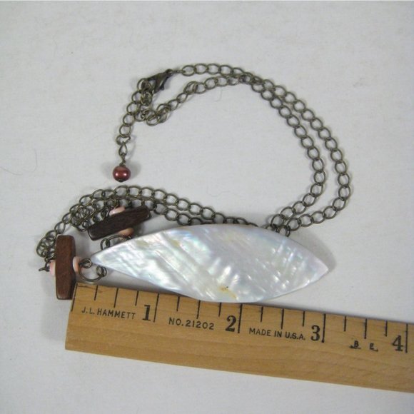 Mother of Pearl Shell Pendant Necklace 17 inch Chain Jewelry Ocean Unisex Beach - Picture 2 of 7